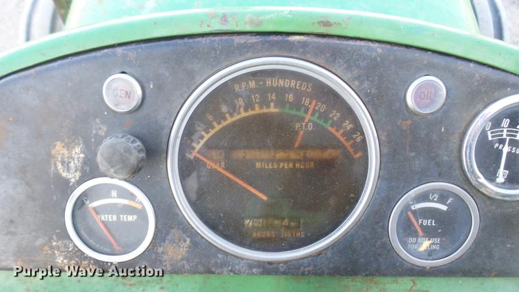 image for item DC1981 John Deere 4010 tractor
