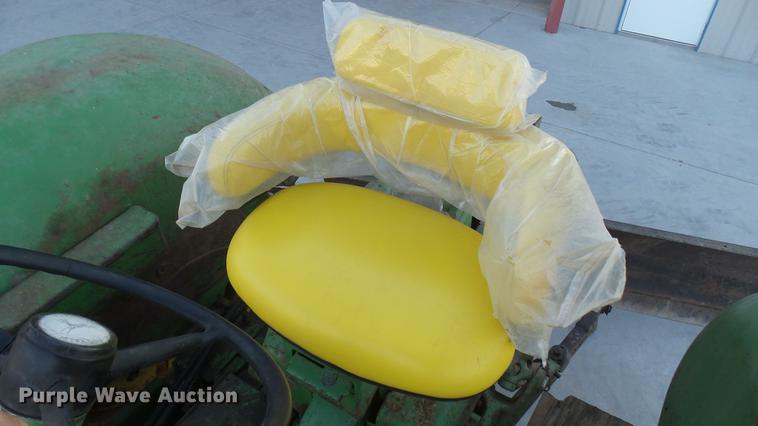 image for item DC1981 John Deere 4010 tractor