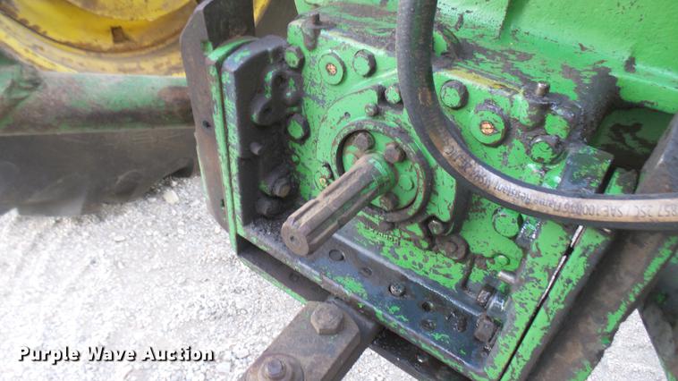 image for item DC1981 John Deere 4010 tractor