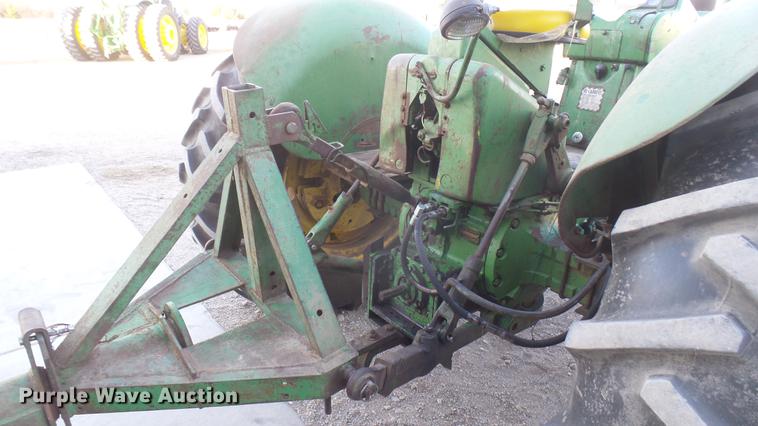 image for item DC1981 John Deere 4010 tractor