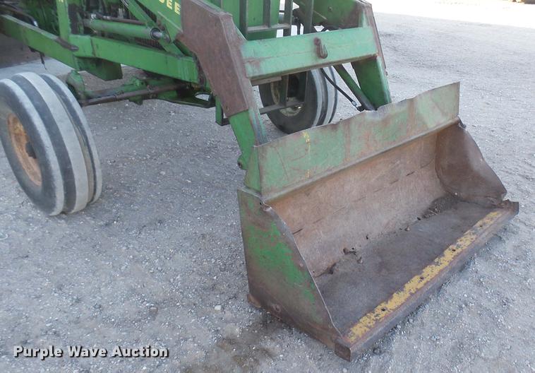 image for item DC1981 John Deere 4010 tractor