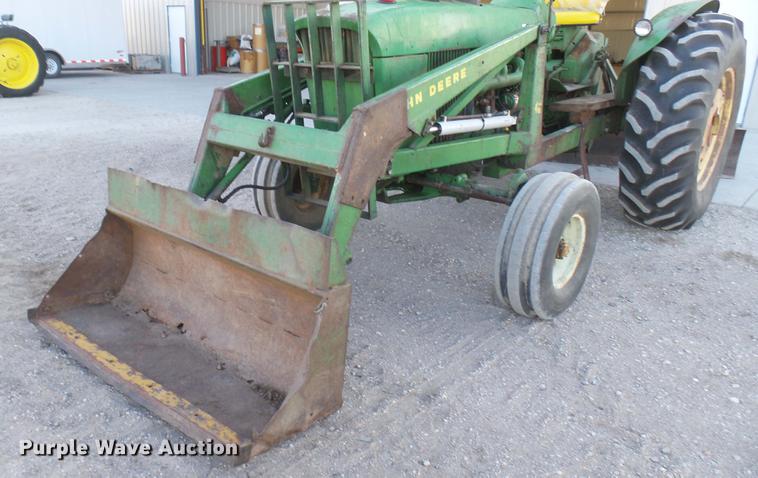 image for item DC1981 John Deere 4010 tractor
