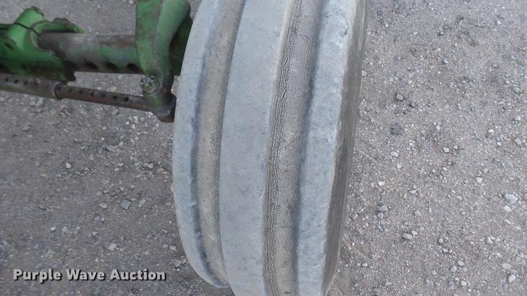 image for item DC1981 John Deere 4010 tractor