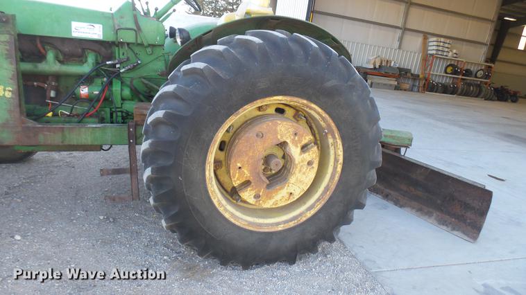 image for item DC1981 John Deere 4010 tractor