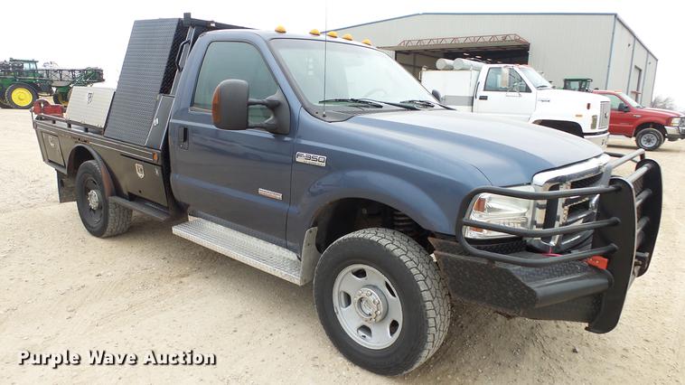 image for item DC2350 2007 Ford F350 Super Duty XLT flatbed pickup truck