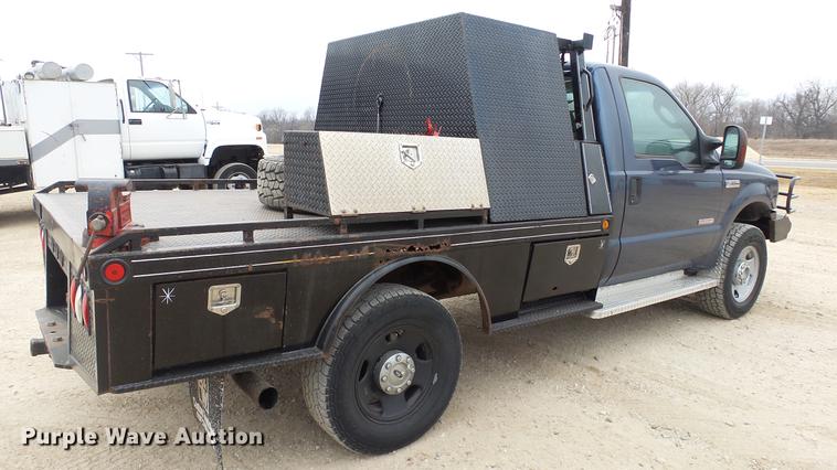 image for item DC2350 2007 Ford F350 Super Duty XLT flatbed pickup truck