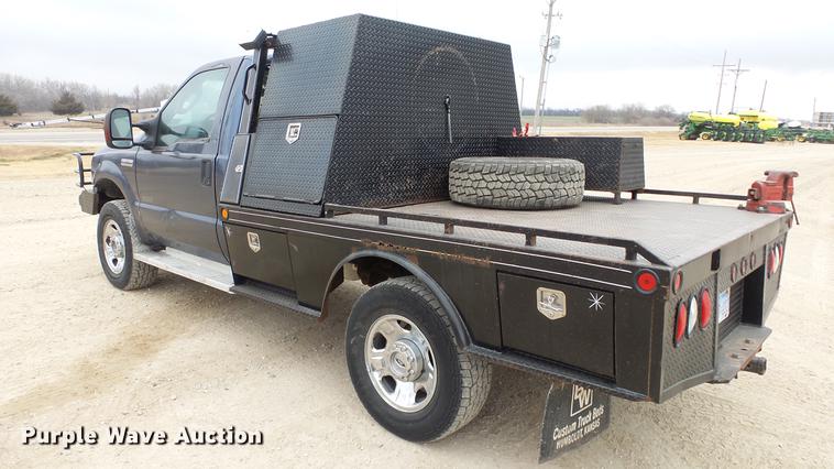 image for item DC2350 2007 Ford F350 Super Duty XLT flatbed pickup truck