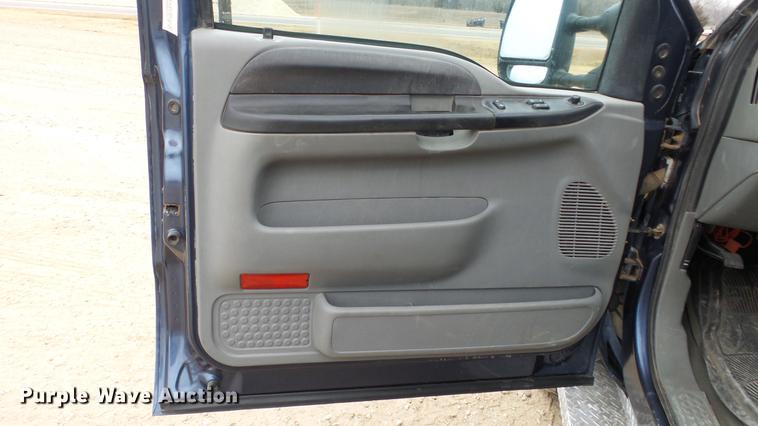 image for item DC2350 2007 Ford F350 Super Duty XLT flatbed pickup truck