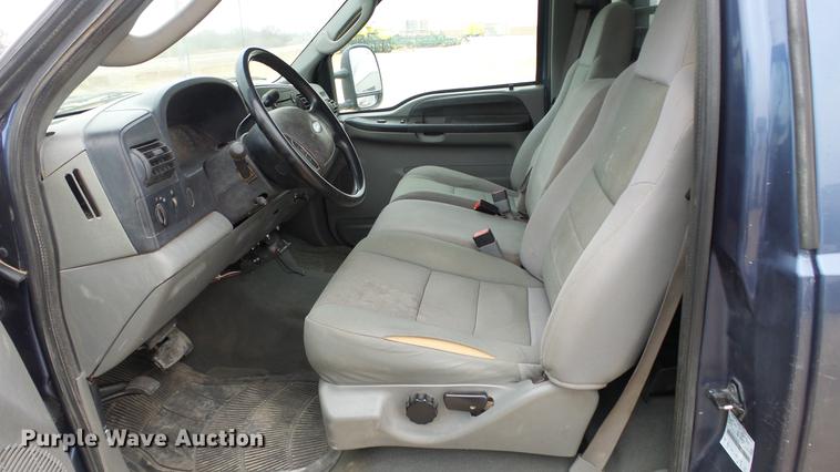 image for item DC2350 2007 Ford F350 Super Duty XLT flatbed pickup truck