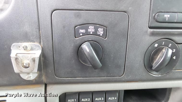 image for item DC2350 2007 Ford F350 Super Duty XLT flatbed pickup truck