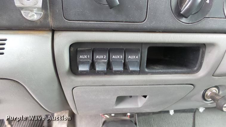 image for item DC2350 2007 Ford F350 Super Duty XLT flatbed pickup truck