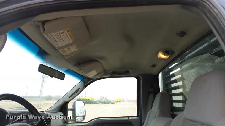 image for item DC2350 2007 Ford F350 Super Duty XLT flatbed pickup truck