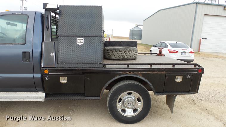 image for item DC2350 2007 Ford F350 Super Duty XLT flatbed pickup truck