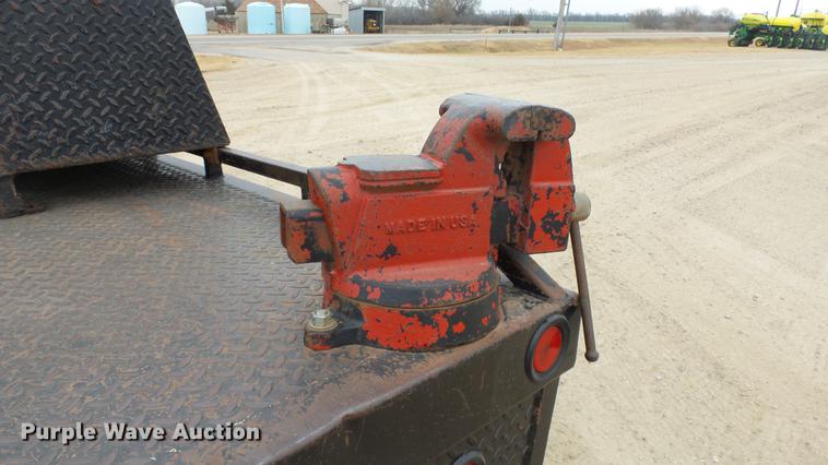 image for item DC2350 2007 Ford F350 Super Duty XLT flatbed pickup truck