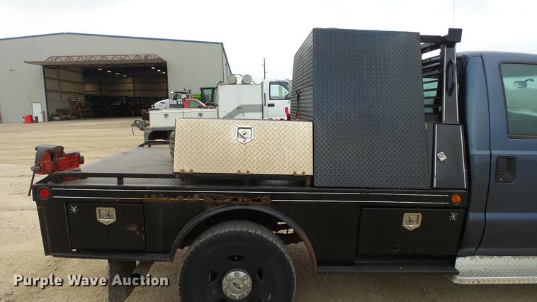image for item DC2350 2007 Ford F350 Super Duty XLT flatbed pickup truck