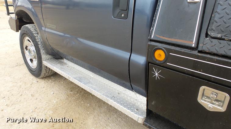 image for item DC2350 2007 Ford F350 Super Duty XLT flatbed pickup truck
