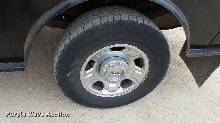 image for item DC2350 2007 Ford F350 Super Duty XLT flatbed pickup truck