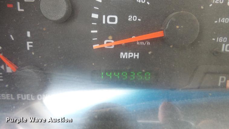 image for item DC2351 2002 Ford F350 Super Duty XLT flatbed pickup truck