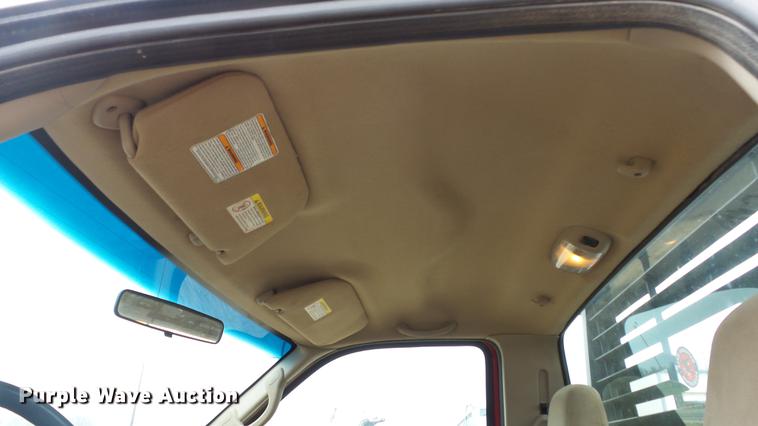 image for item DC2351 2002 Ford F350 Super Duty XLT flatbed pickup truck