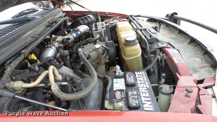 image for item DC2351 2002 Ford F350 Super Duty XLT flatbed pickup truck