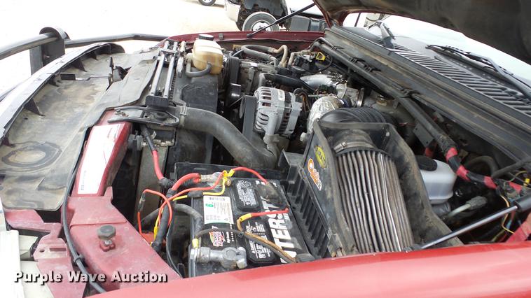 image for item DC2351 2002 Ford F350 Super Duty XLT flatbed pickup truck