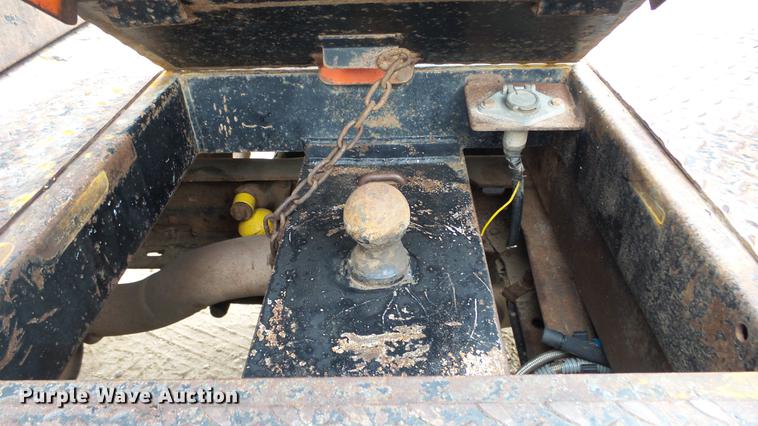 image for item DC2351 2002 Ford F350 Super Duty XLT flatbed pickup truck