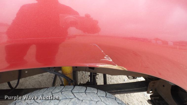 image for item DC2351 2002 Ford F350 Super Duty XLT flatbed pickup truck