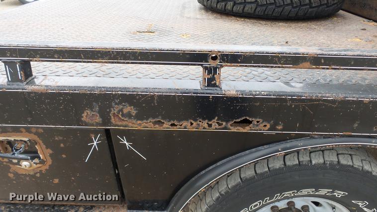 image for item DC2351 2002 Ford F350 Super Duty XLT flatbed pickup truck