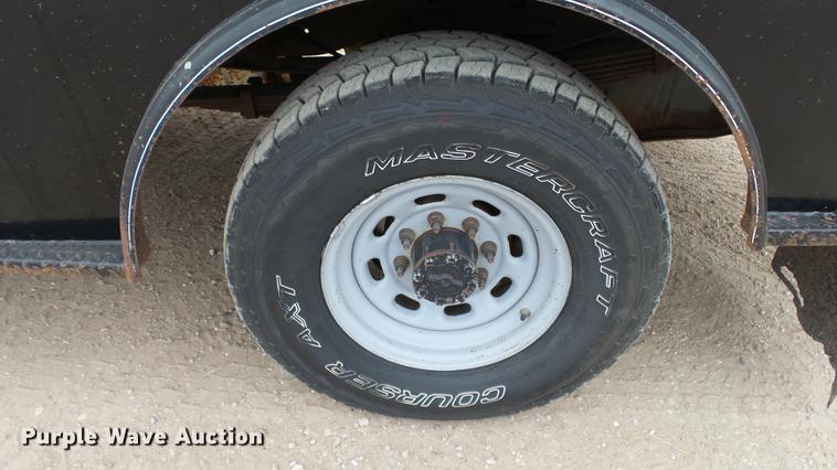 image for item DC2351 2002 Ford F350 Super Duty XLT flatbed pickup truck