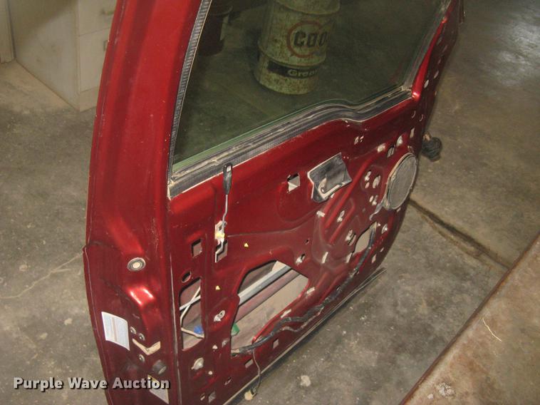 image for item DC2351 2002 Ford F350 Super Duty XLT flatbed pickup truck