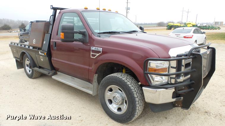 image for item DC2352 2008 Ford F350 XLT flatbed pickup truck