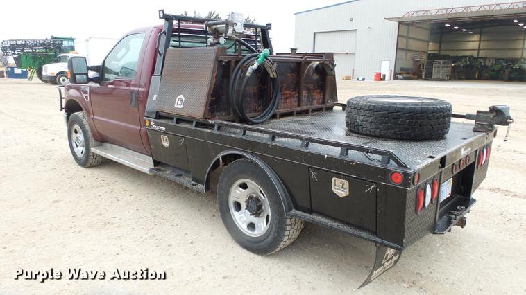 image for item DC2352 2008 Ford F350 XLT flatbed pickup truck