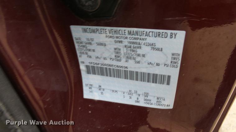 image for item DC2352 2008 Ford F350 XLT flatbed pickup truck