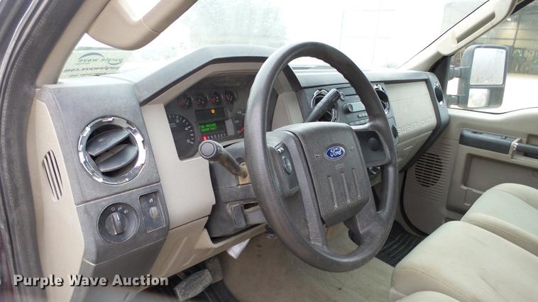 image for item DC2352 2008 Ford F350 XLT flatbed pickup truck