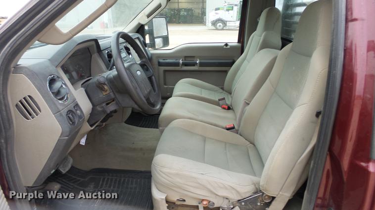 image for item DC2352 2008 Ford F350 XLT flatbed pickup truck