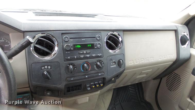 image for item DC2352 2008 Ford F350 XLT flatbed pickup truck