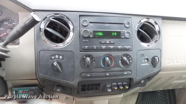 image for item DC2352 2008 Ford F350 XLT flatbed pickup truck