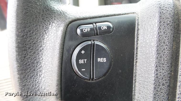 image for item DC2352 2008 Ford F350 XLT flatbed pickup truck