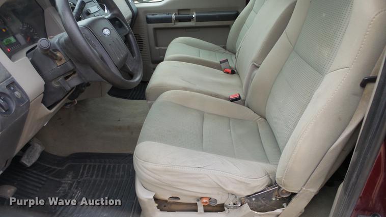 image for item DC2352 2008 Ford F350 XLT flatbed pickup truck