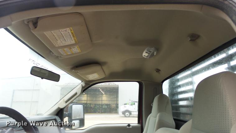 image for item DC2352 2008 Ford F350 XLT flatbed pickup truck