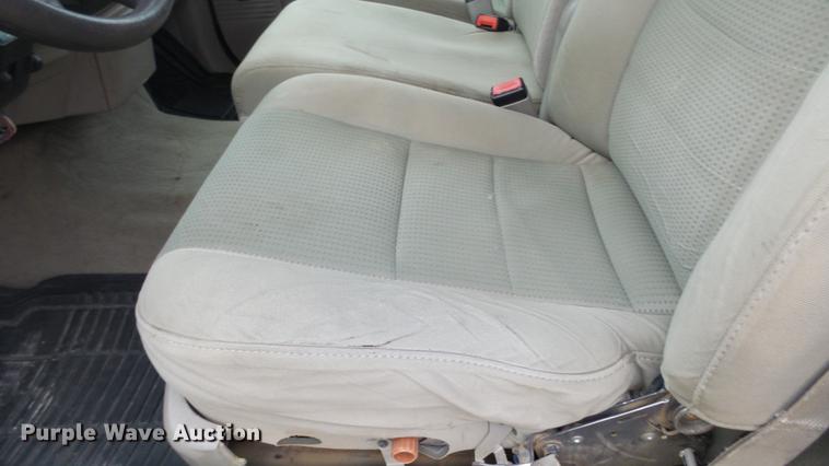 image for item DC2352 2008 Ford F350 XLT flatbed pickup truck