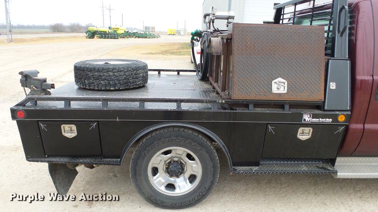 image for item DC2352 2008 Ford F350 XLT flatbed pickup truck