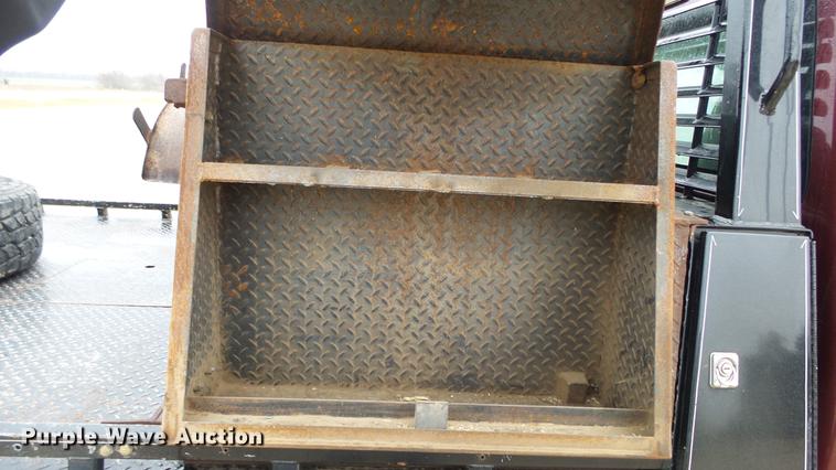 image for item DC2352 2008 Ford F350 XLT flatbed pickup truck