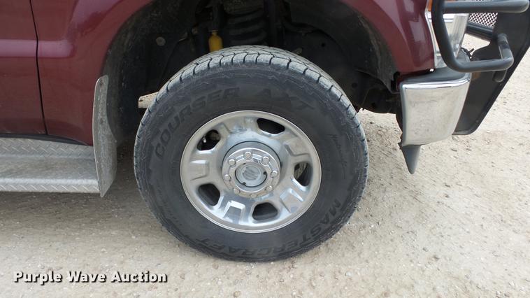 image for item DC2352 2008 Ford F350 XLT flatbed pickup truck