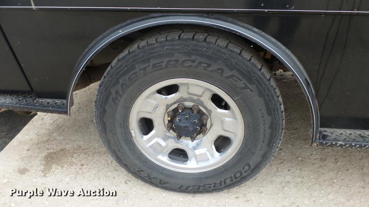 image for item DC2352 2008 Ford F350 XLT flatbed pickup truck