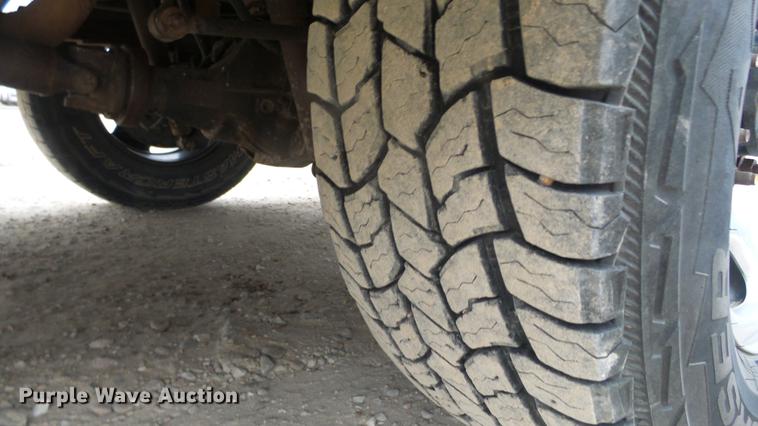 image for item DC2352 2008 Ford F350 XLT flatbed pickup truck