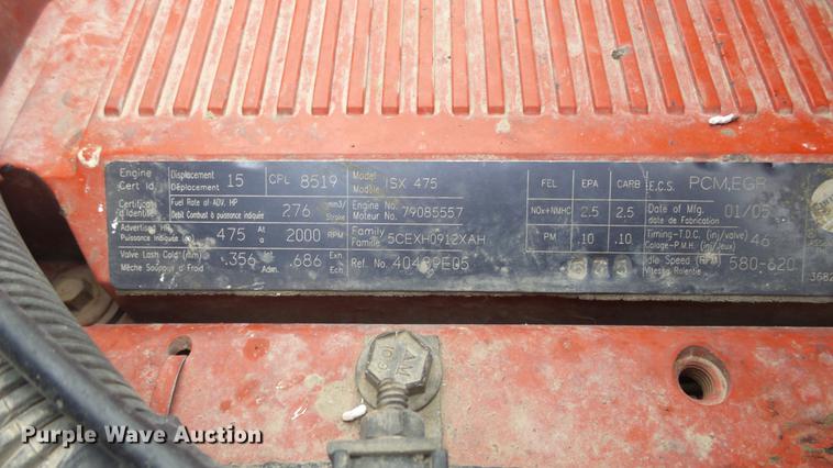 image for item DC2353 2005 International 9400i semi truck