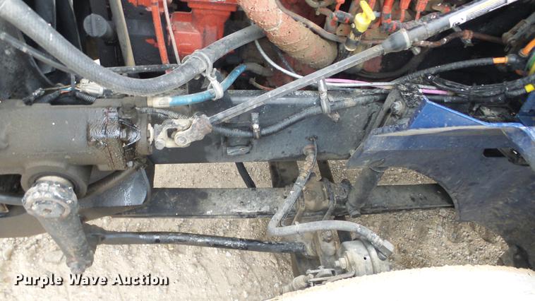 image for item DC2353 2005 International 9400i semi truck