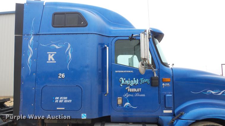 image for item DC2353 2005 International 9400i semi truck