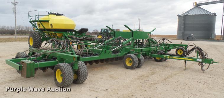 image for item DC2362 2014 John Deere 1890 air seeder